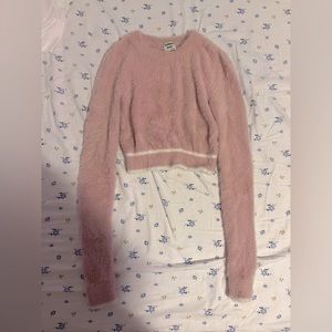 Sunday Best Cropped Fuzzy Sweater Pink